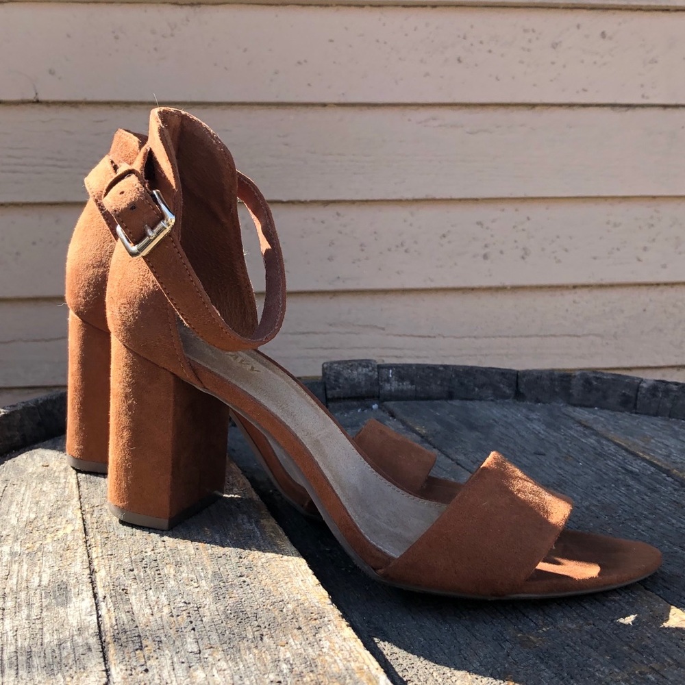 Old Navy Block Heels -Brown